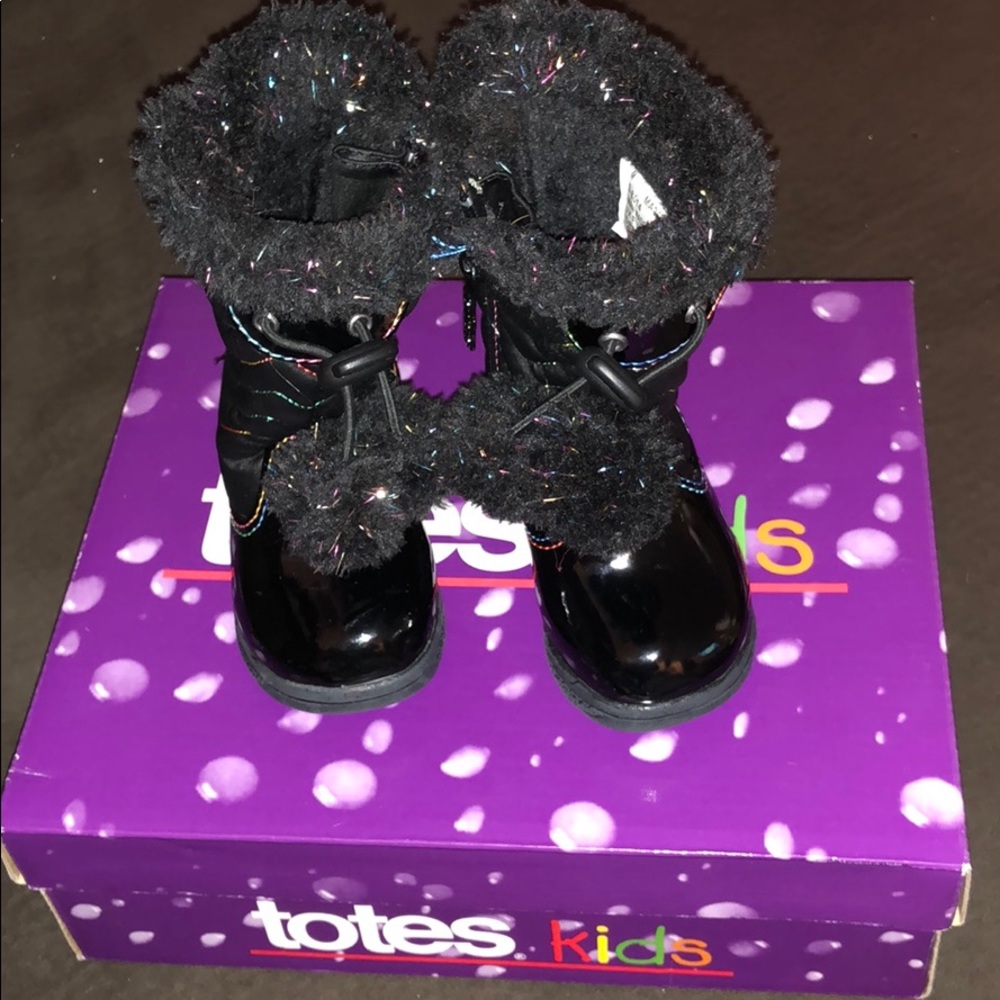 Snow boots